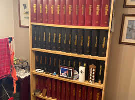 Airforces & Flypast collectors magazines in binders. Includes bookcase.