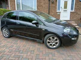 Fiat Punto, 2014 (64) Black Hatchback, Manual Diesel, 127,012 miles
