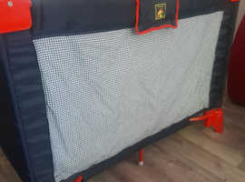 Travel cot