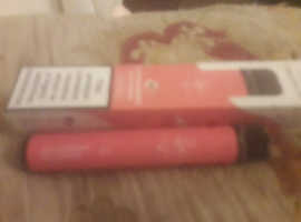 Box of 10 strawberry and ice cream  elf bar vapes
