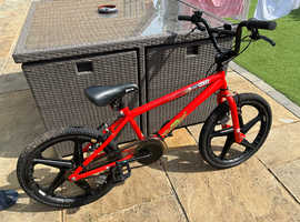Halfords Shockwave bike