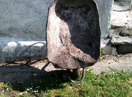 selling a collection of garden items,