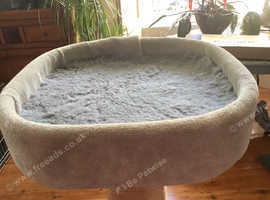 kalven  made to order  Penthouse extra large Heavy duty scratching post .Luxury  Large Bed