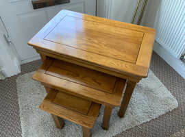 Nest of tables. Solid wood from oak furniture land