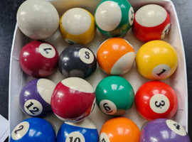 Spots/stripes billard balls