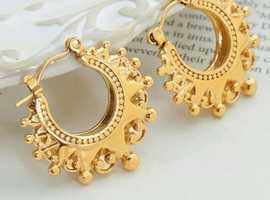 Vintage Classic design Gold Creole earrings