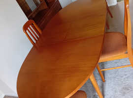 DINING TABLE & 4 CHAIRS