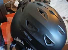 Ski helmet un used,Nevica