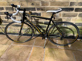 51cm Men's Carrera Zelos Road bike - very little use so in excellent condition