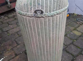 1940's Vintage Lloyd Loom Linen Basket