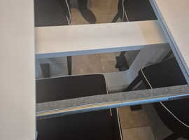 Dinning table and 6 chairs