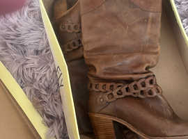 Fly cowboy Boots.