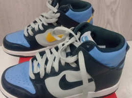 NIKE HIGH DUNK TRAINERS JUNIOR SIZE 4
