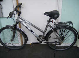 Bicycle - good commuting/general utility and leisure adult bike - Giant Boulder - very good condition