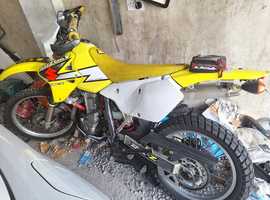 Suzuki drz400