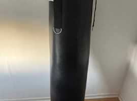 BOXING BAG ONLY - Black Lonsdale Lion 5ft Pu Punch Bag