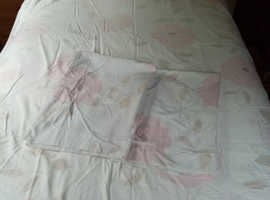 Pink floral design Duvet Cover and two Pillowcases