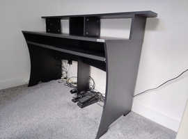 GLORiOUS STUDIO WORKSTATION/WORKBENCH BLACK