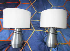 2 MATCHING BEDSIDE LAMPS