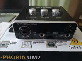 Behringer U-Phoria UM2