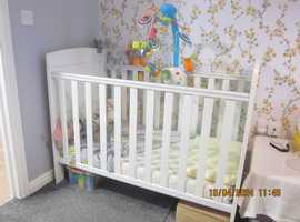 OBaby Cot Bed