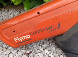 FLYMO GARDEN VAC PLUS.