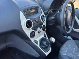 Ford Ka, 2011 (11) White Hatchback, Manual Petrol, 71,960 miles