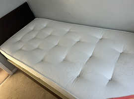 Single divan bed & mattress with all bedding