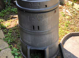 2 large garden composters free