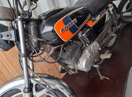 Suzuki GP100