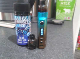 Vape with battery and full bottle ov juice