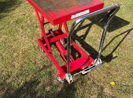 Clarke Hydraulic Lift Table