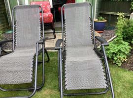 2Gravity garden chairs