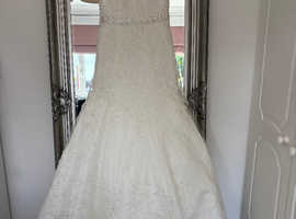 Sophia Tolli Ivory Lace Wedding Dress