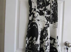 Jane Norman Dress Black/Silvery colour size 8