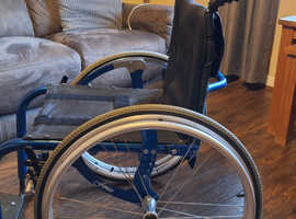 Lightweight manual wheelchair