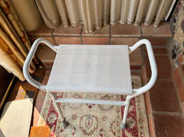 Shower stool, plastic, Free