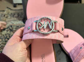 Mk sandle size 7 uk.