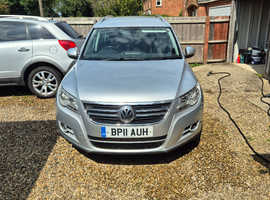 Volkswagen Tiguan, 2011 (11) silver estate, Semi auto Diesel, 73800 miles