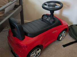 Very good condition ride on car