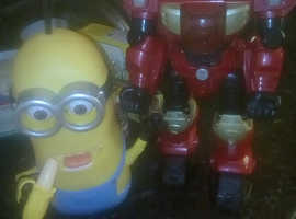 Toys battery op minion and robot free