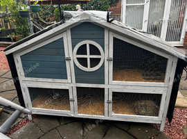 Foxglove rabbit clearance hutch