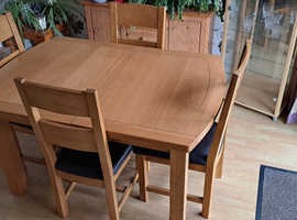 Solid Oak Dining Table & 4 Chairs