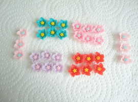 30 Resin Flower Cabochons. Mixed Colours