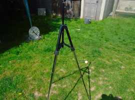 Miranda TP25 Extendable Tripod for digital cameras and camcorders.
