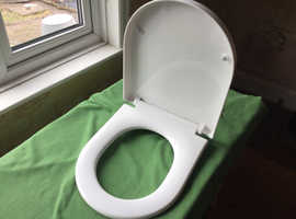 Soft close toilet seat for sale