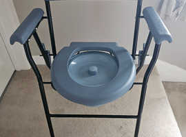 Foldable Commode