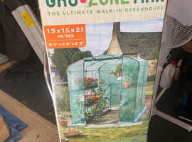 Gro zone large walkin greenhouse