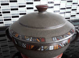 Serving casserole dish
