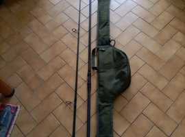 sonik vader x 13" fishing rod plus holdall